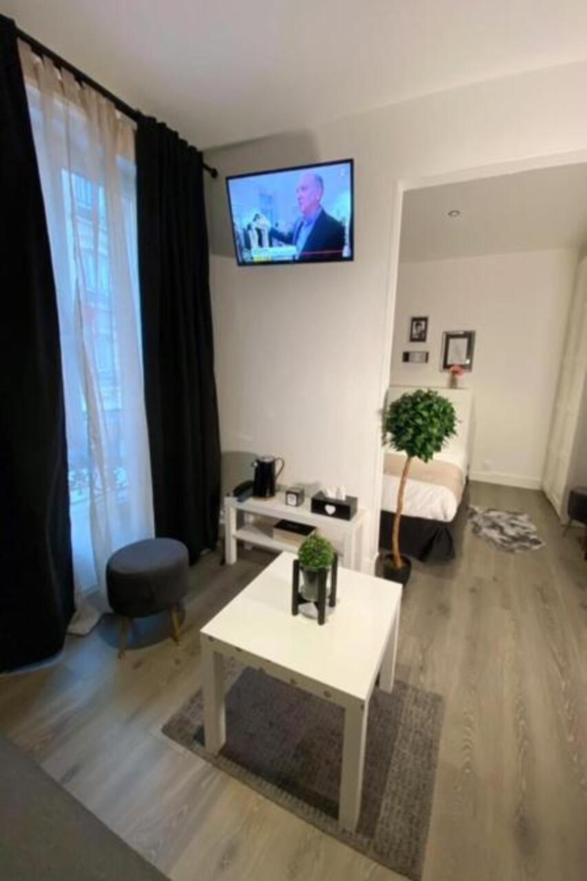 Hotel Le 23 Clichy Exterior photo